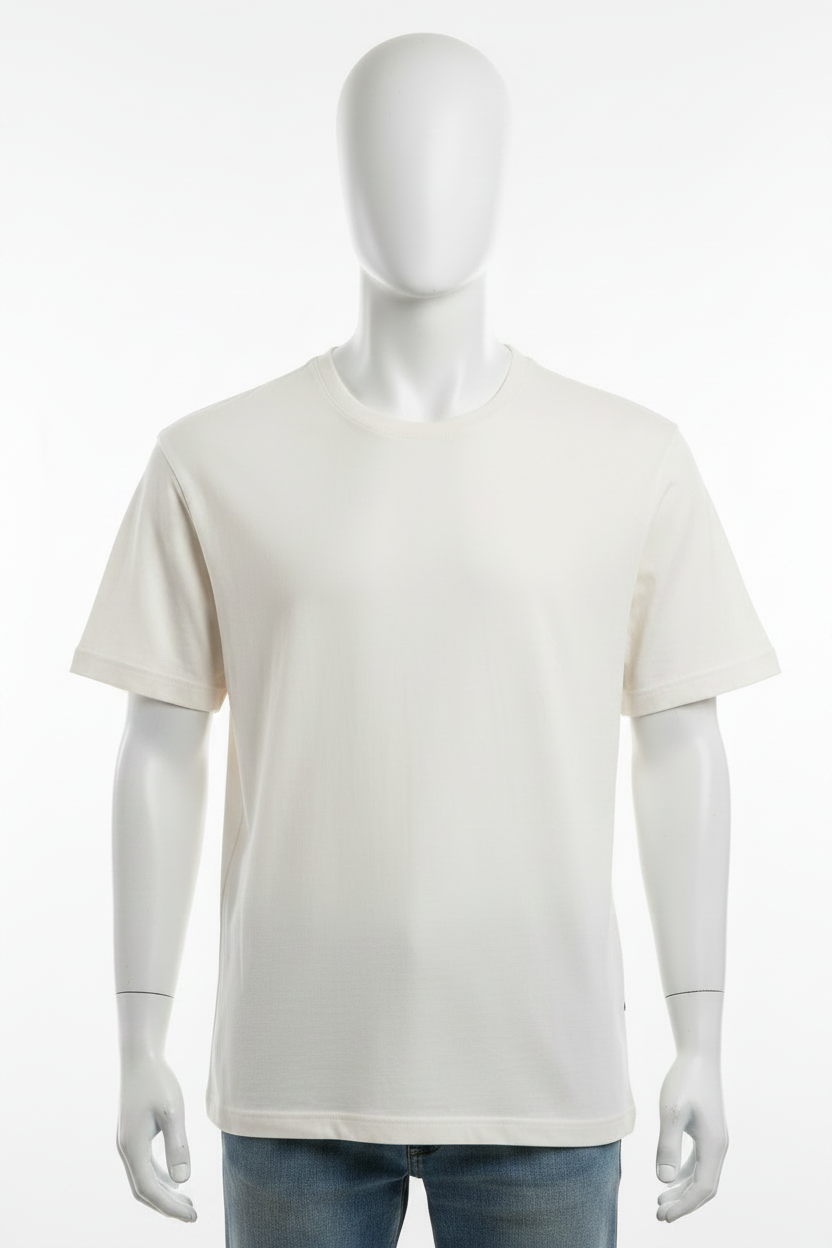 T-shirt blanc crème 100% coton porté par un mannequin